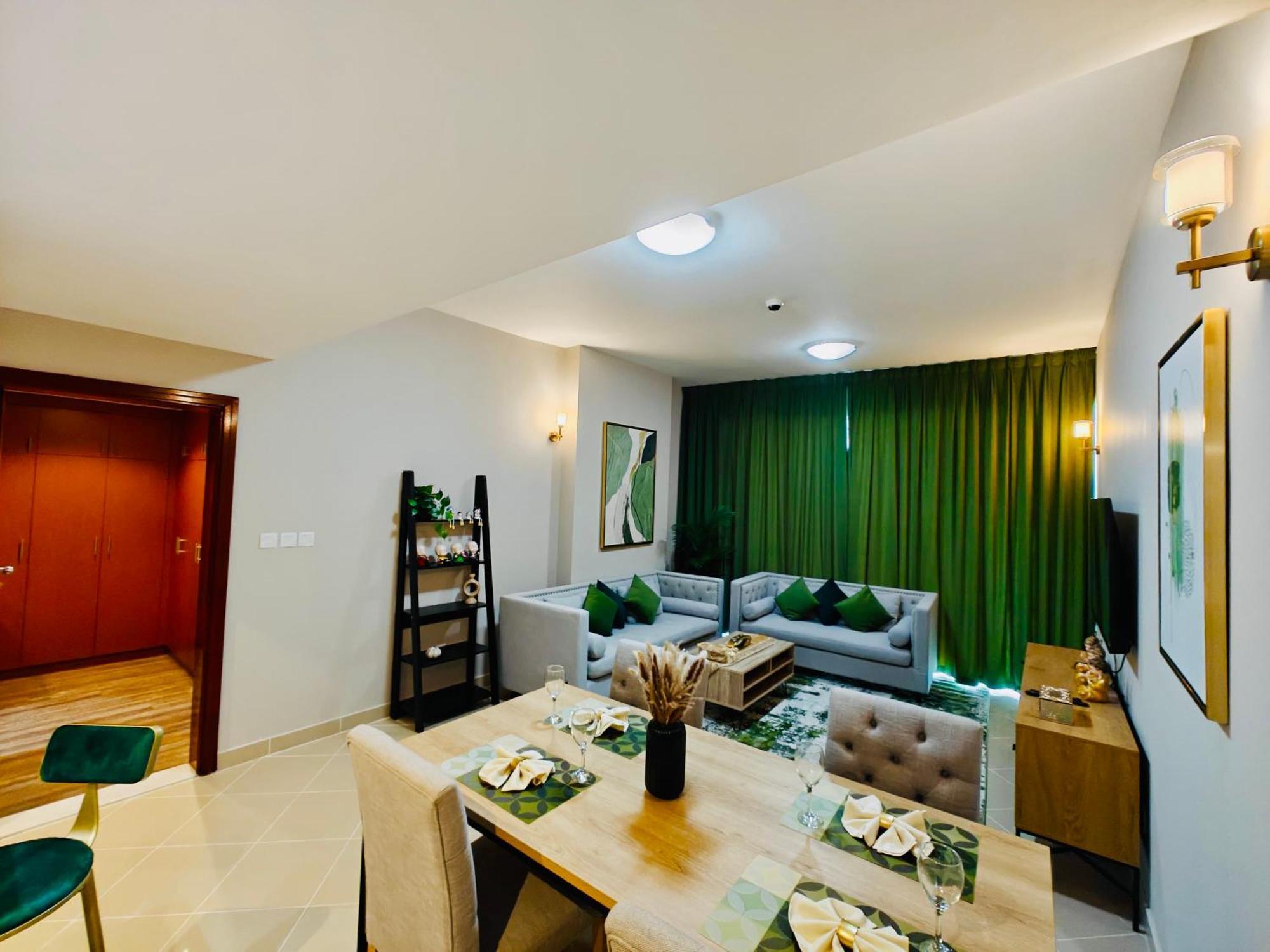 369 Stays- 1 Bedroom Apartment In Sports City Дубай Екстериор снимка