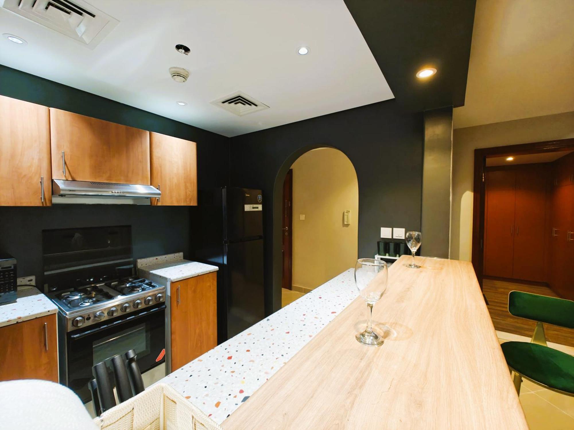 369 Stays- 1 Bedroom Apartment In Sports City Дубай Екстериор снимка